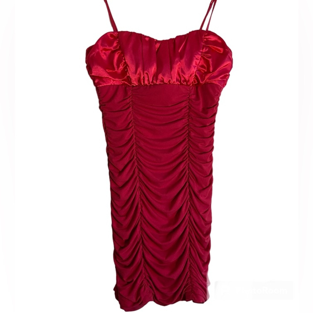 NWT SPEECHLESS Cerise Ruffled Dress